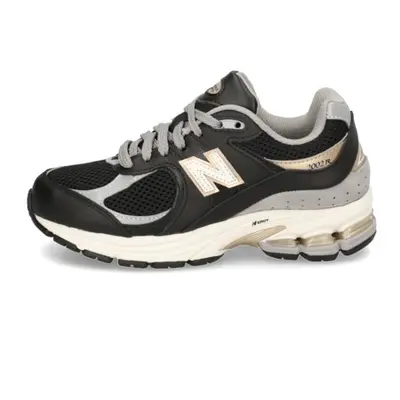 New Balance M2002