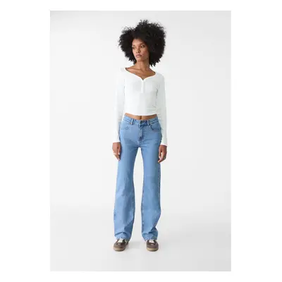 Stradivarius Bequeme Straight-Fit-Jeans mit halbhohem Mid-Rise-Bund Jeansblau