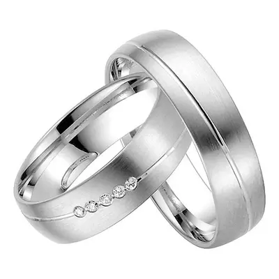 LOVE by Goettgen Trauringe Paar, Weiss 500 Palladium, Eheringe, bei Damenring inkl. 5 Brillanten