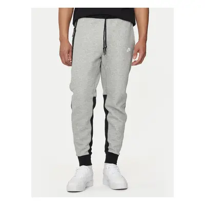 Nike Jogginghose FB8002 Grau Slim Fit