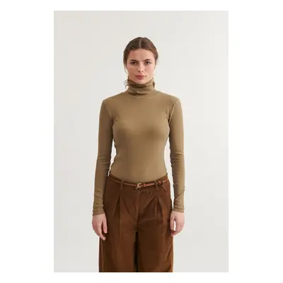 Ludmilla High-Neck Capers Green