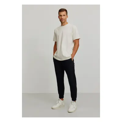 Men Jogger Thuja Black